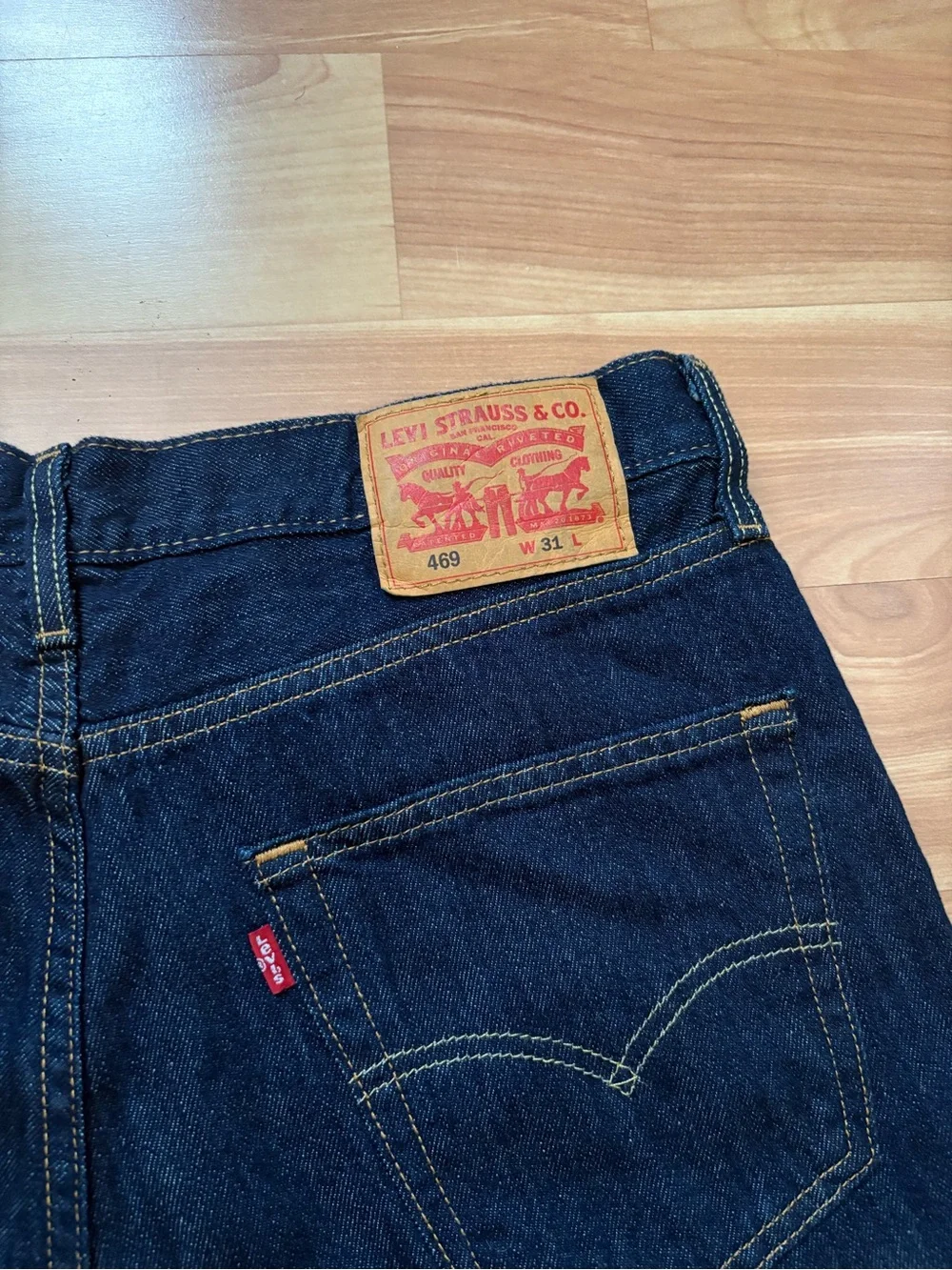 Levi’s Dark Wash 12” Denim Shorts Jorts Size 31 Festival Retro Vintage Style Y2K